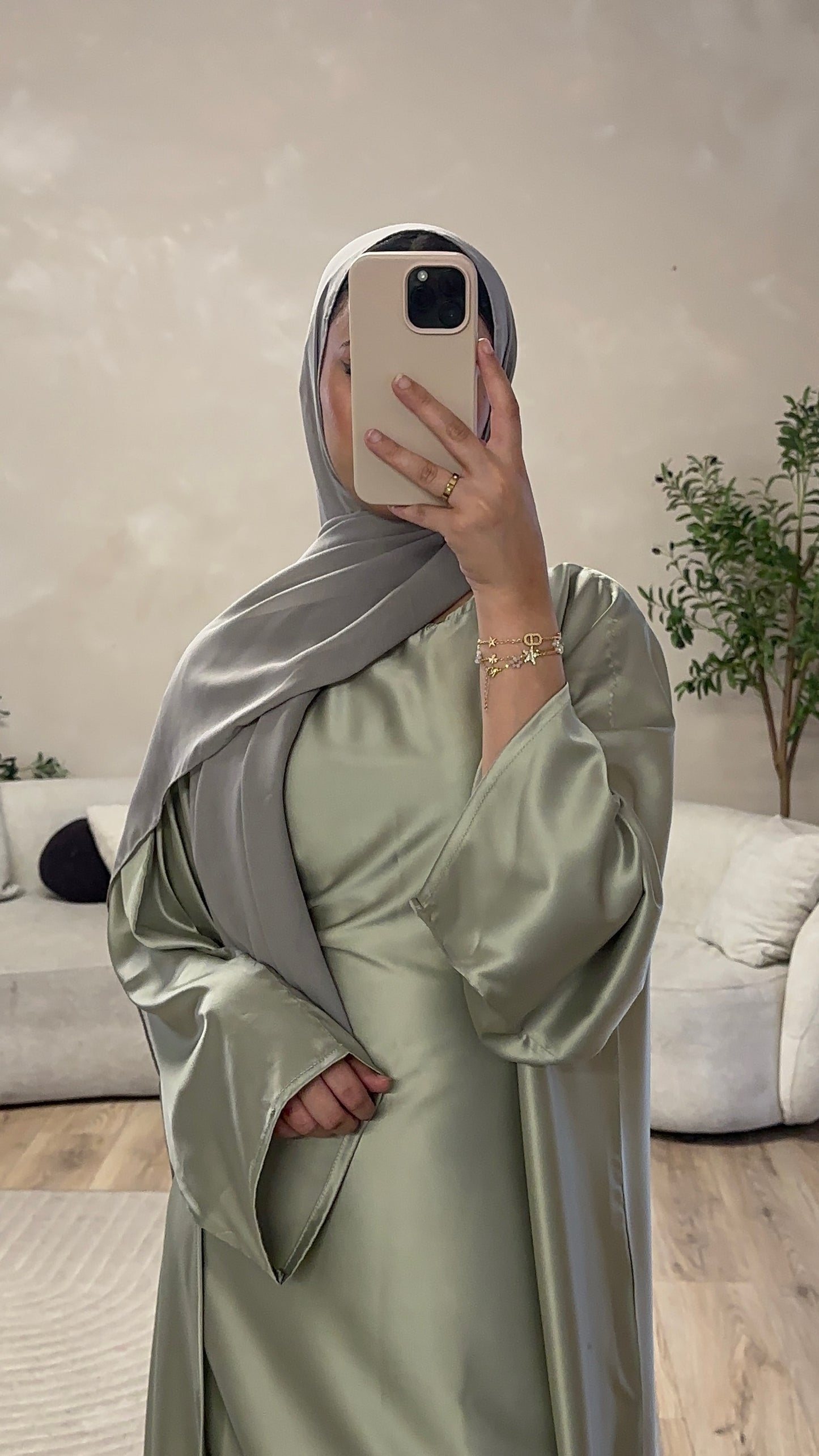 LAYAN ABAYA 'PISTACHIO'