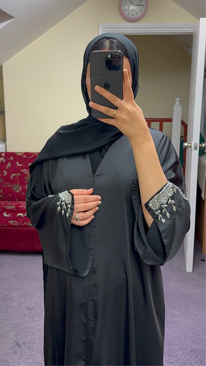 BLACK ABAYA WITH SLIT SLEEVES EMBELLISHMENTS