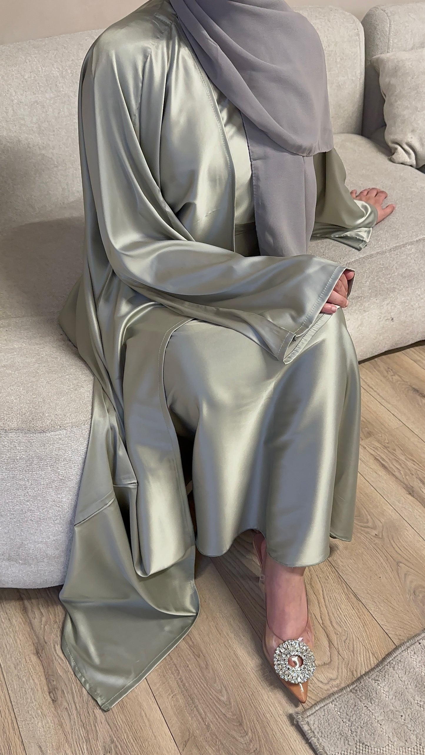 LAYAN ABAYA 'PISTACHIO'