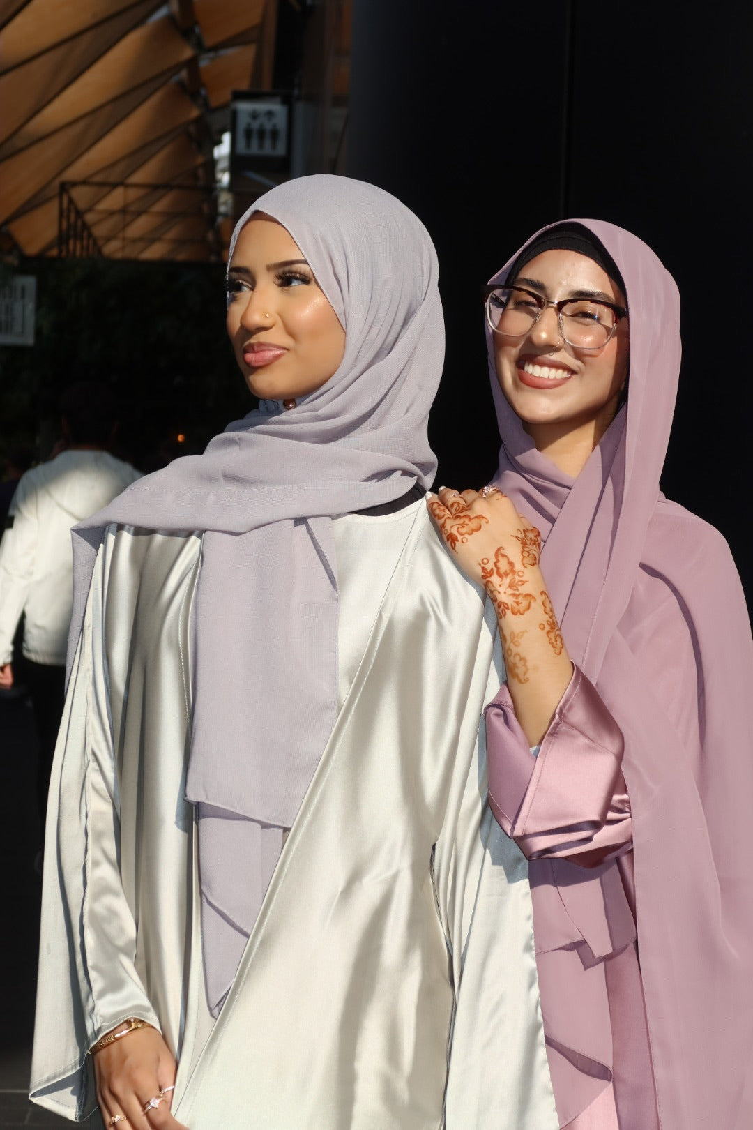 LAYAN ABAYA 'PISTACHIO'